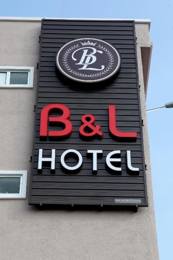 B&L Hotel Sungkai Extérieur photo