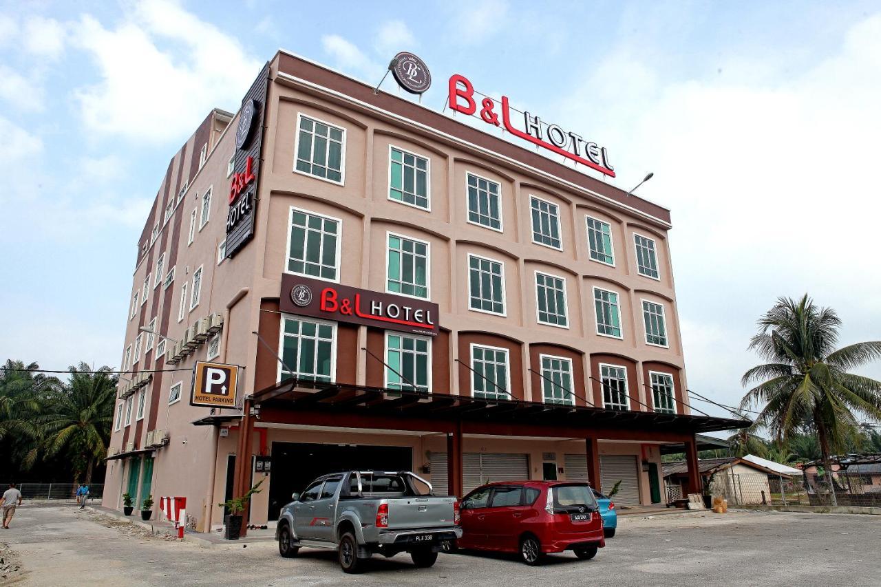 B&L Hotel Sungkai Extérieur photo